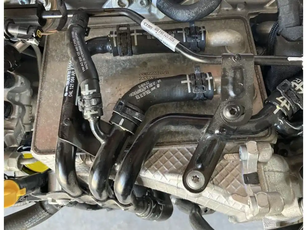 04L129766AT / 04L129711AC Intercooler / Sácí potrubí Víkendová Akce